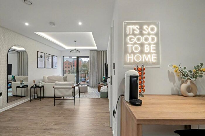 1 Bedroom Apartment For Sale In Canal Wharf House, Blantyre Street, Castlefield, M15