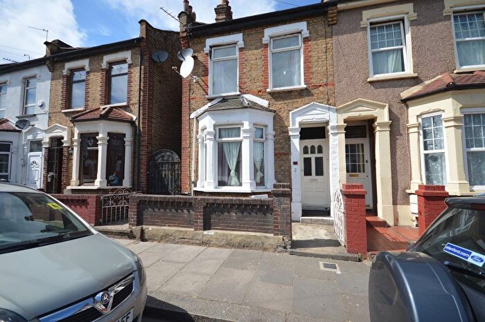 3 Bedroom Terraced House To Rent In Francis Avenue, Ilford, IG1