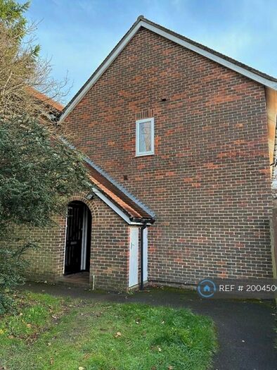 1 Bedroom Maisonette To Rent In Lion Mead, Haslemere, GU27