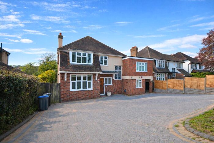3 Bedroom Detached House To Rent In Hartley Down, Purley, CR8