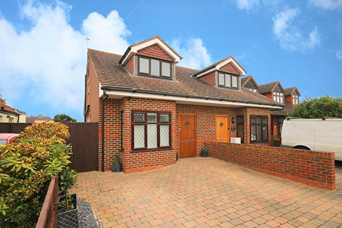 2 Bedroom Semi Detached House For Sale In Chalmers Road, Ashford, TW15
