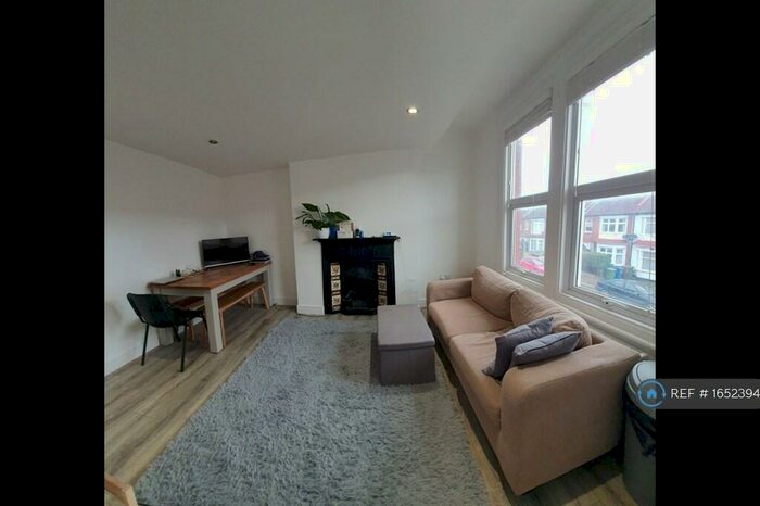 3 Bedroom Flat To Rent In Butler Road, Harrow, HA1