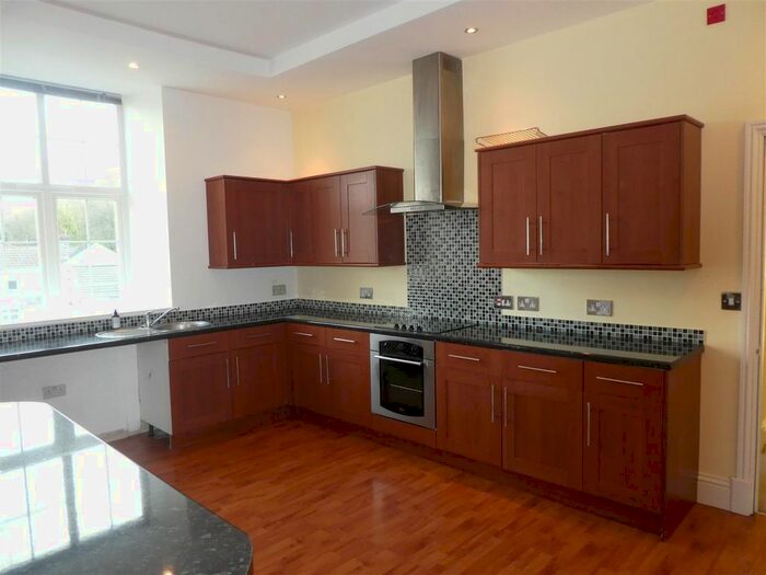 3 Bedroom Flat To Rent In Edward Street, Pontardawe, Swansea, SA8