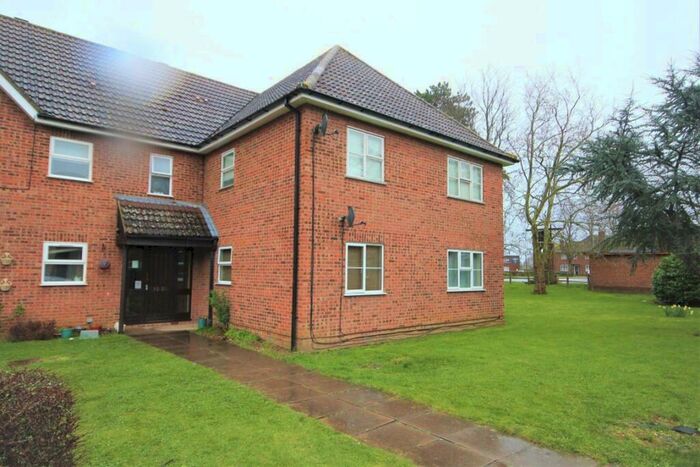 2 Bedroom Apartment To Rent In Russett Close, Stewartby, Bedfordshire, MK43