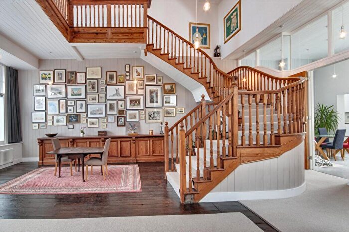 5 Bedroom Terraced House For Sale In High Street, Oxted, Surrey, RH8
