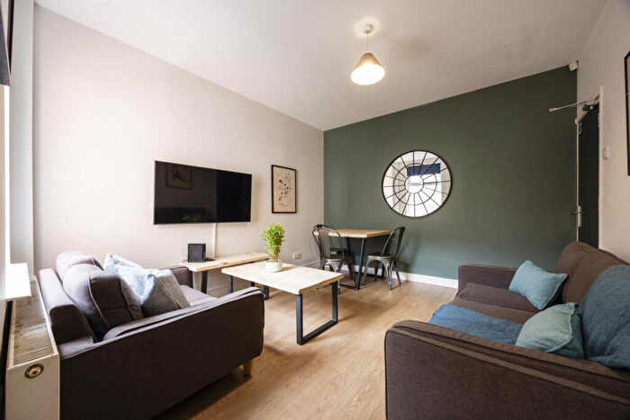 5 Bedroom Property To Rent In Rothesay Avenue, Nottingham, NG7