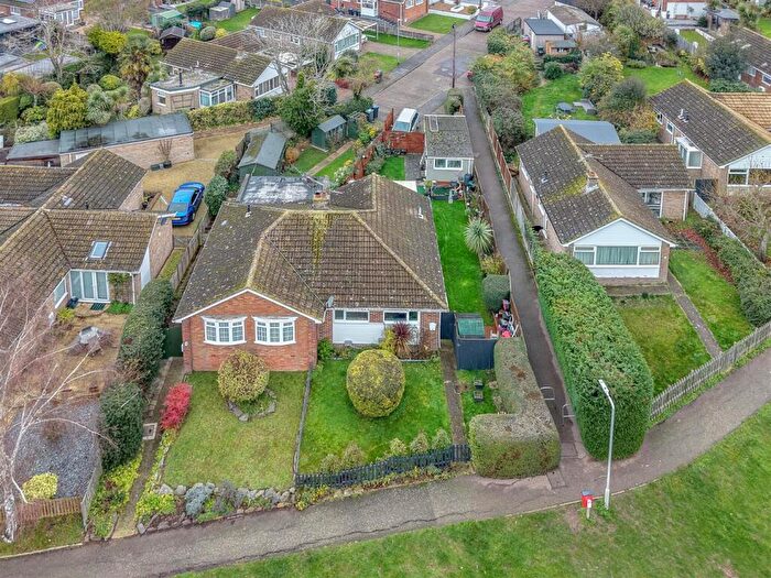 2 Bedroom House For Sale In Woodrow Chase, Herne Bay, CT6