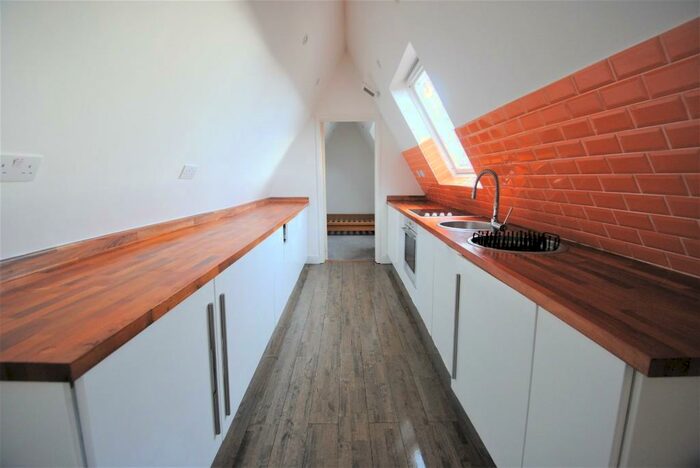 3 Bedroom Flat To Rent In Post Office Road, Bournemouth, Dorset, BH1