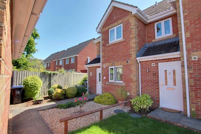 4 Bedroom Semi-Detached House To Rent In Peel Court, Melksham, SN12