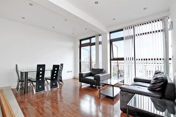 1 Bedroom Apartment To Rent In Copperfield Road, Mile End, London, E3