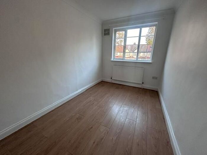 3 Bedroom Flat To Rent In London Road, Thornthon Heath, Croydon, CR7