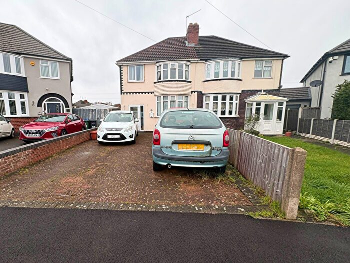 3 Bedroom Semi Detached House For Sale In Swan Crescent, Oldbury, B69