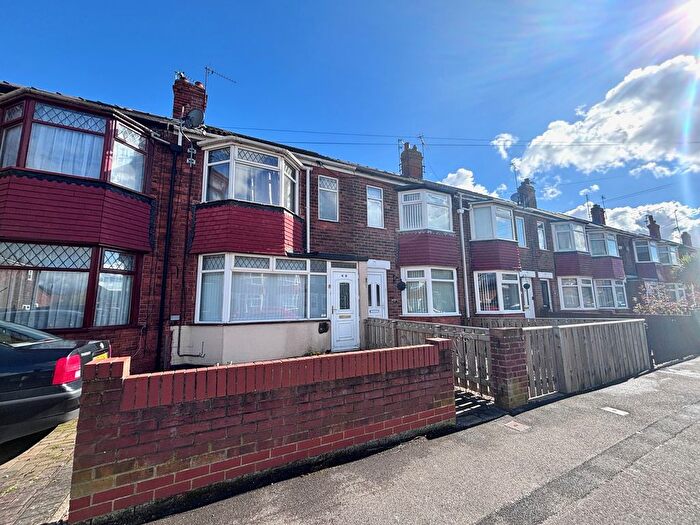 2 Bedroom End Of Terrace House To Rent In Brendon Avenue, Hull, HU8