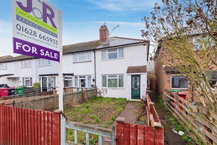 2 Bedroom End Terrace House For Sale In Dennis Way, Cippenham, SL1