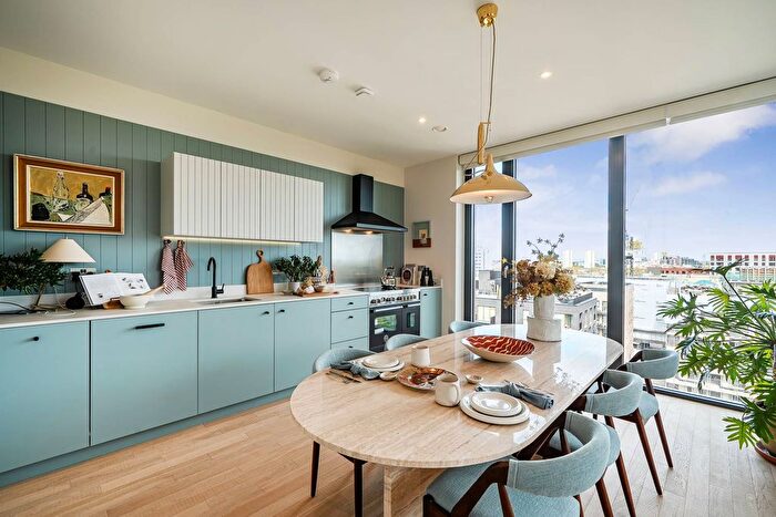 3 Bedroom Flat For Sale In The Brentford Project, Brentford, TW8