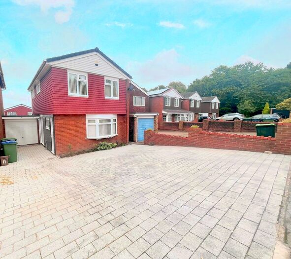 3 Bedroom Property To Rent In Priory Close, West Bromwich, B70