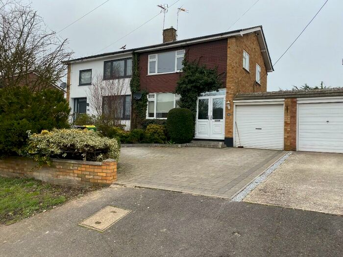 3 Bedroom Semi-Detached House To Rent In Hockley Rise, Hockley, Essex, SS5