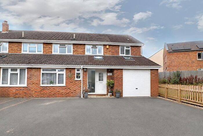 4 Bedroom Semi-Detached House For Sale In Lake Lane, Frampton On Severn, Gloucester, GL2