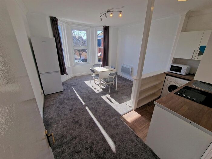 1 Bedroom Flat To Rent In Boscombe, Bournemouth, BH1