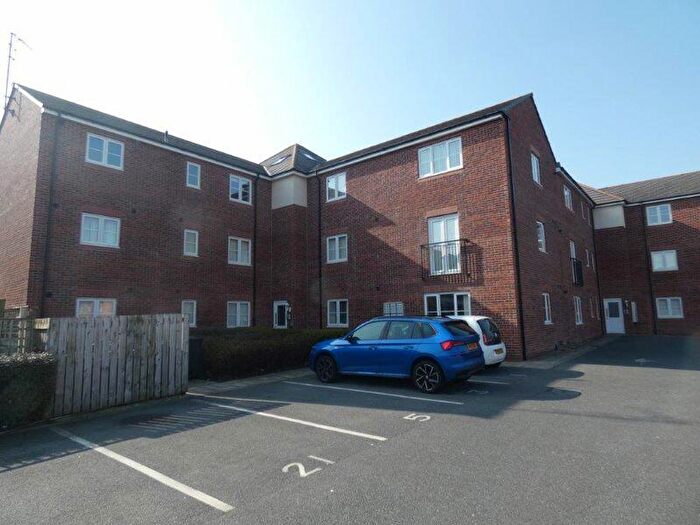 2 Bedroom Flat To Rent In Dukesfield, Shiremoor, Newcastle Upon Tyne, NE27