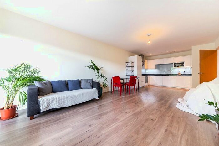 1 Bedroom Flat To Rent In Tunstall Court, Northcote Avenue, London, W5