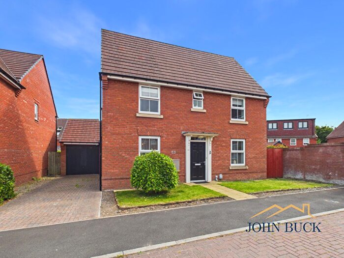 3 Bedroom Detached House For Sale In Thorncliffe Close, Teal Farm, NE38