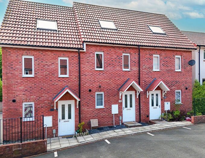 3 Bedroom Terraced House For Sale In Luscombe Close, Paignton, TQ3