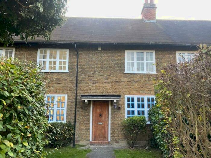 2 Bedroom House To Rent In Asmuns Place, London, NW11