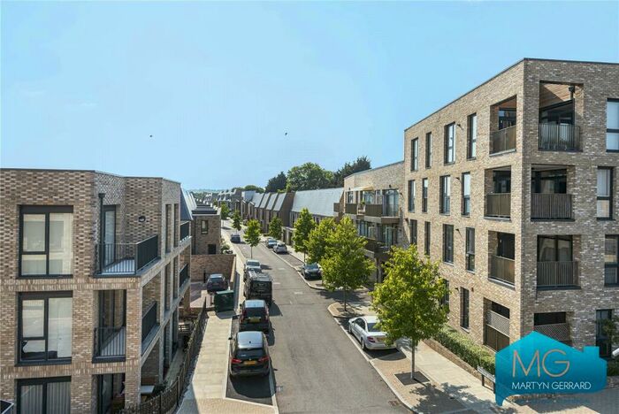 2 Bedroom Apartment To Rent In Dollis Valley Drive, High Barnet, Hertfordshire, EN5