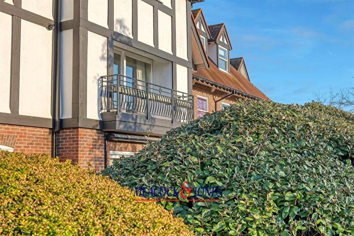 2 Bedroom Apartment For Sale In Clune Court, Hutton Road, Shenfield, CM15