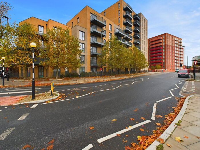 1 Bedroom Flat For Sale In New Road, Feltham, TW14