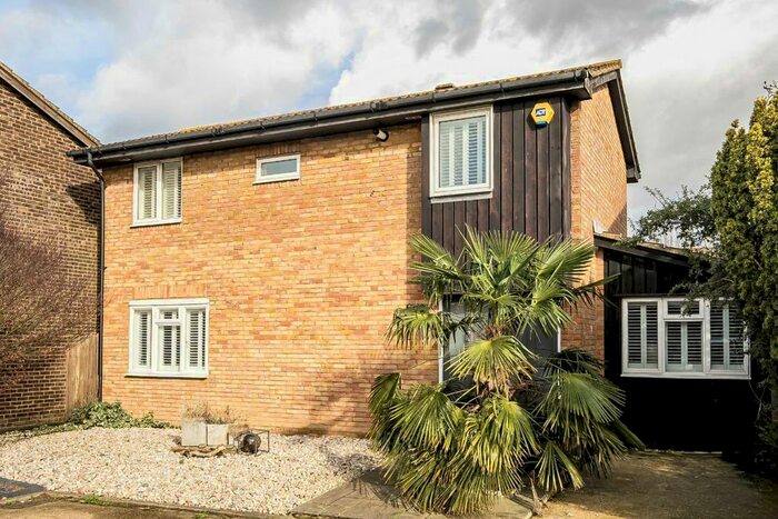 4 Bedroom Property To Rent In Morland Close, Hampton, TW12