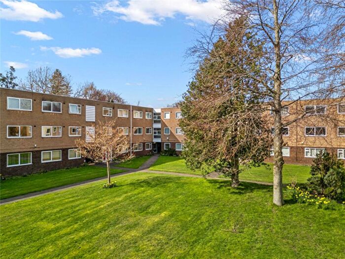 2 Bedroom Apartment For Sale In Brooklands Road, Sale, Greater Manchester, M33
