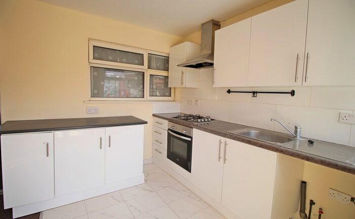 3 Bedroom Maisonette To Rent In Hounslow Road, Feltham, TW14