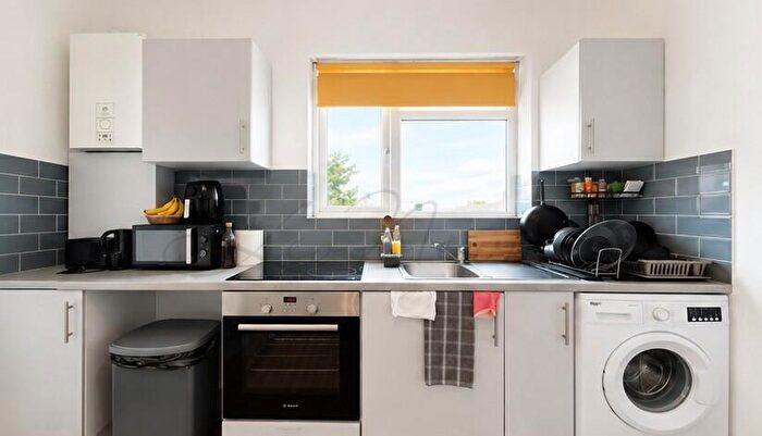 1 Bedroom Flat To Rent In Old Church Road, London, E4