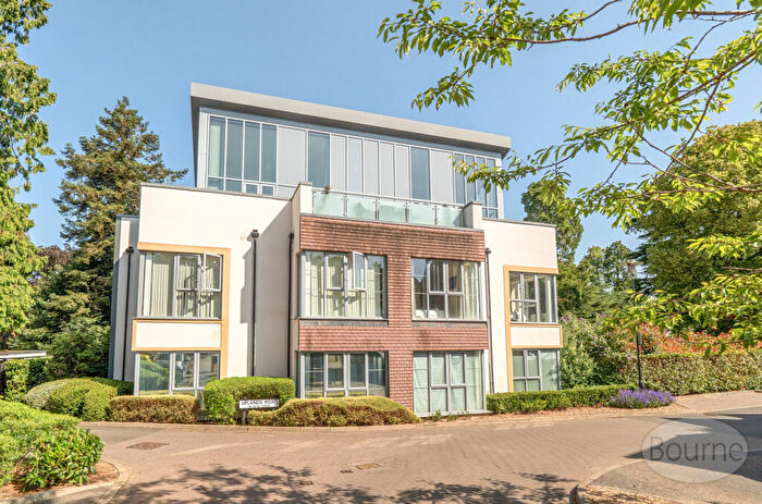 2 Bedroom Apartment For Sale In Uplands Road, Boxgrove Gardens, Guildford, GU1