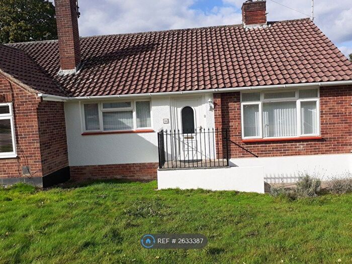 2 Bedroom Bungalow To Rent In Farlington Avenue, Haywards Heath, RH16