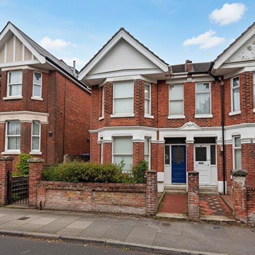 5 Bedroom House To Rent In Highfield Crescent, SO17