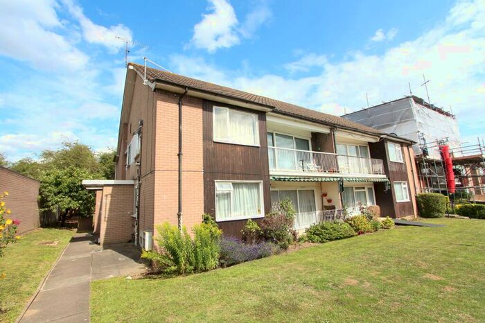 3 Bedroom Apartment To Rent In Dene Gardens, Stanmore, HA7