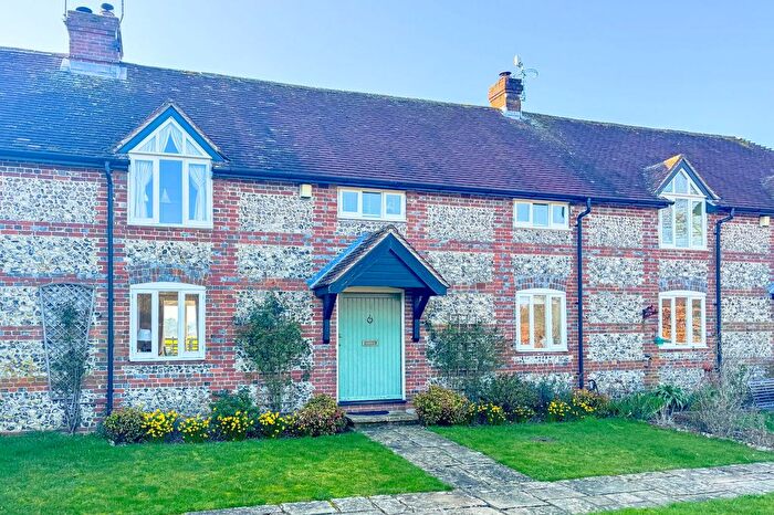3 Bedroom Terraced House For Sale In Manor Farm, Kilmeston, Alresford, SO24