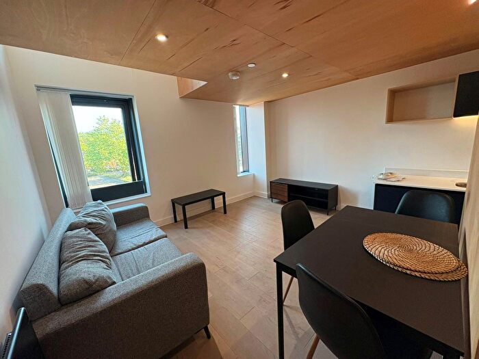 1 Bedroom Flat To Rent In Spinners Way, Manchester, M15