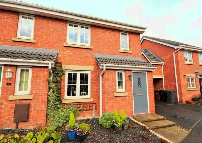 4 Bedroom Semi-Detached House To Rent In Arvina Close, North Hykeham, Lincoln, LN6