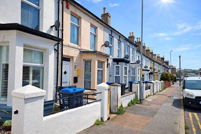 2 Bedroom Property To Rent In St Luke's Avenue, Ramsgate, CT11