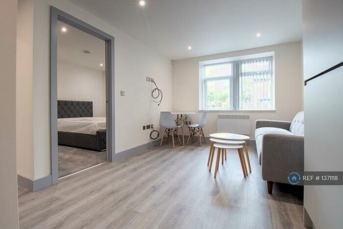 1 Bedroom Flat To Rent In Stanningley Road, Pudsey, LS28