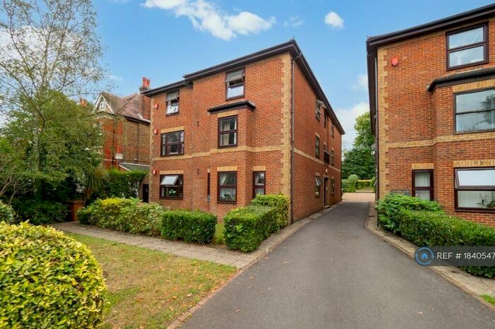 2 Bedroom Flat To Rent In Woodland Court, Sutton, SM1