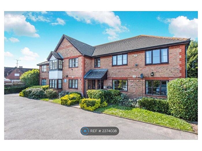 1 Bedroom Flat To Rent In Cramer Court, New Malden, KT3