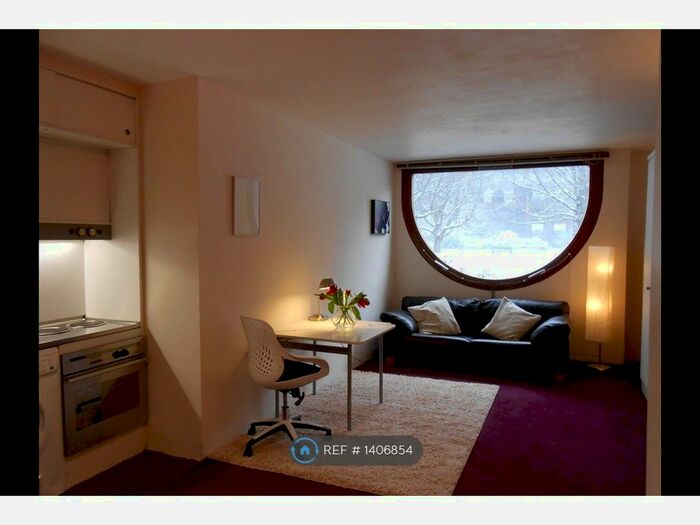 Studio To Rent In Barbican, London, EC2Y