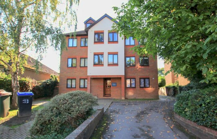 1 Bedroom Flat To Rent In Woodcote Road, Wallington, SM6