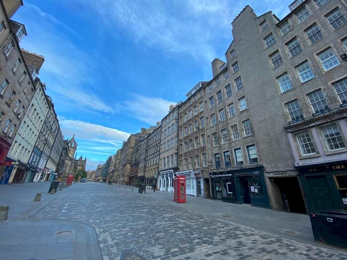 2 Bedroom Flat To Rent In High Street, Edinburgh, EH1