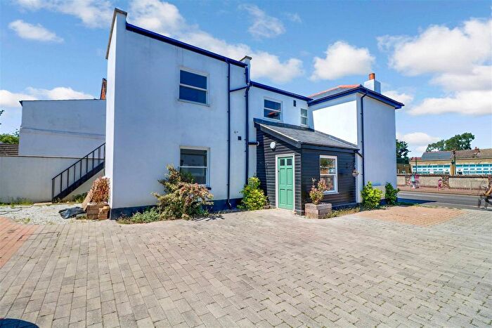 2 Bedroom Flat To Rent In East Street, Southend-On-Sea, SS2